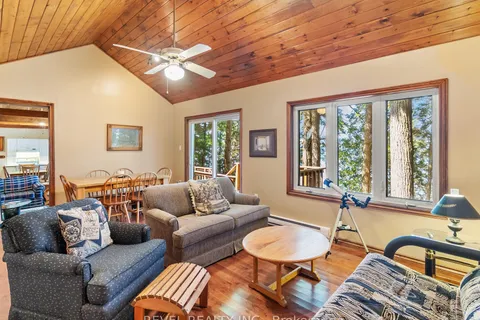 1077 Rignalls Rd, Bracebridge, ON P1L 1X1