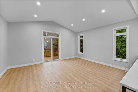 109 Lakehurst St, Brighton, ON K0K 1H0