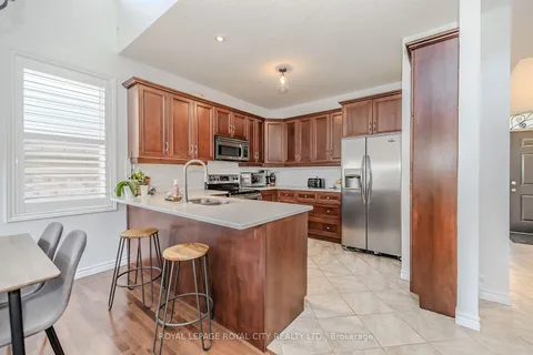 30 Geddes Cres, Guelph, ON N1G 5K2