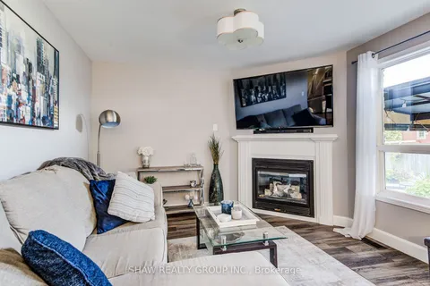 3 Kerwood Dr, Cambridge, ON N3C 4G6