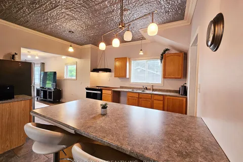 77 George St, Havelock-Belmont-Methuen, ON K0L 1Z0