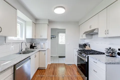 14 Manvers Dr, Kawartha Lakes, ON L0B 1K0