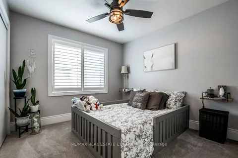 419 Dolman St, Woolwich, ON N0B 1M0