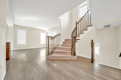 7683 Butternut Blvd, Niagara Falls, ON L2H 0K8