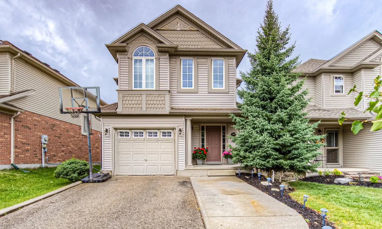 732 Grand Banks Dr, Waterloo, ON N2K 4M2