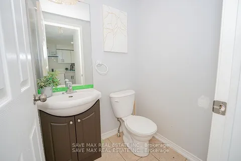 82 Trowbridge St, Woolwich, ON N0B 1M0