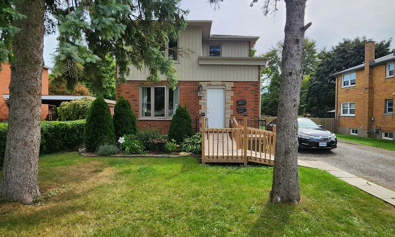 1771 Wavell St, London, ON N5W 2E2