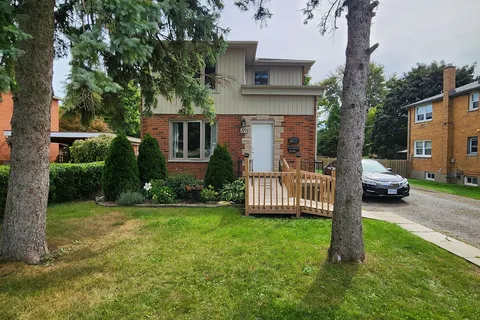 1771 Wavell St, London, ON N5W 2E2