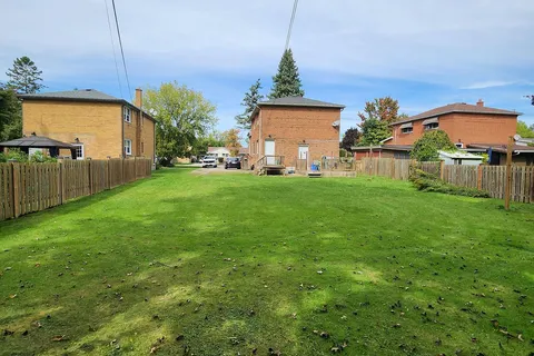 1771 Wavell St, London, ON N5W 2E2