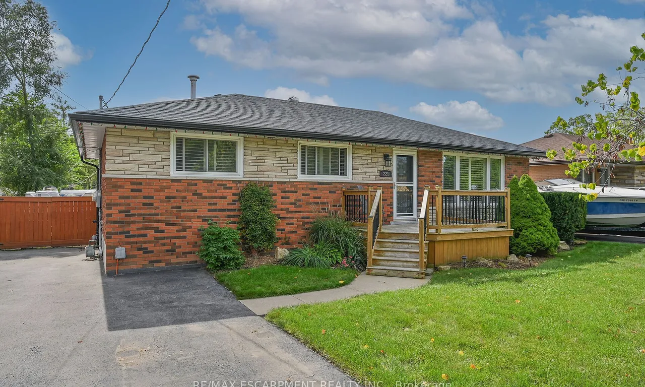 221 MacKenzie Cres, Haldimand, ON N3W 1A7