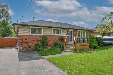 221 MacKenzie Cres, Haldimand, ON N3W 1A7