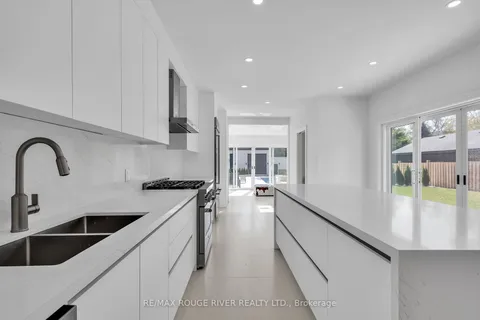 375 King St, Cobourg, ON K9A 2N6