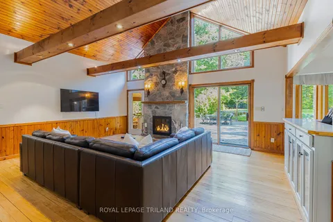 10342 Beach O&apos; Pines Rd, Lambton Shores, ON N0M 1T0