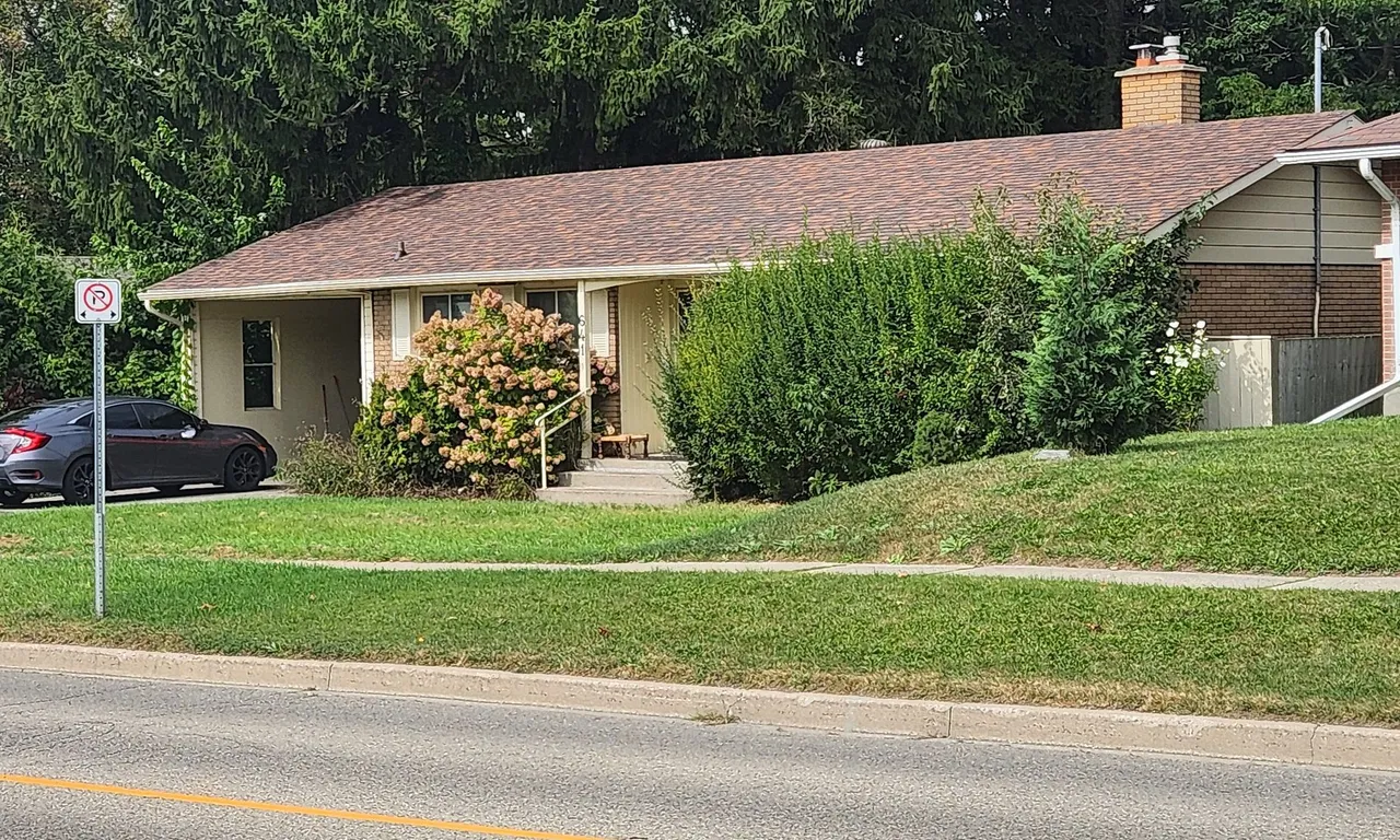 641 Dunbar Rd, Cambridge, ON N3H 2T4