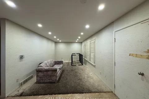 641 Dunbar Rd, Cambridge, ON N3H 2T4