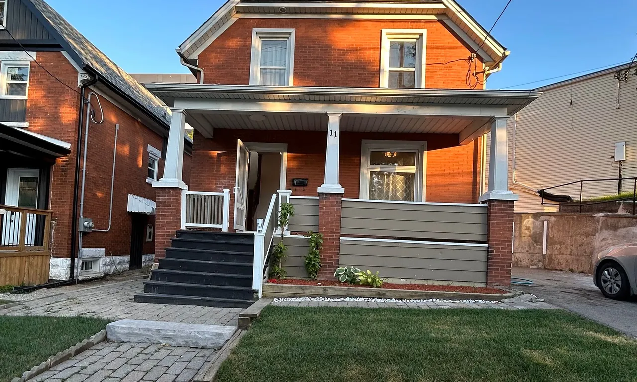 11 Shanley St, Kitchener, ON N2H 5N7