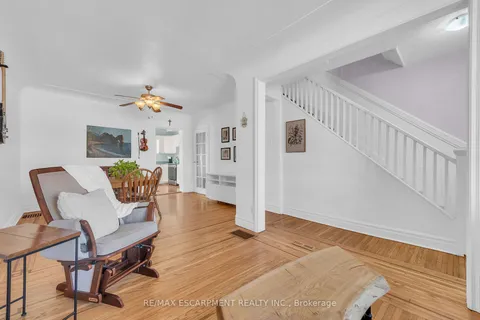 10 Roxborough Ave, Hamilton, ON L8L 1X8