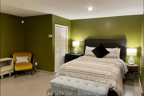 4729 Queen St, Niagara Falls, ON L2E 2M1