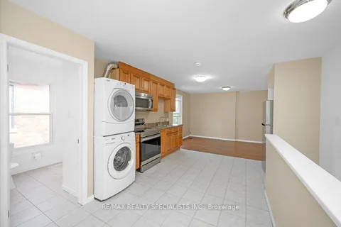 442 Mary St, Hamilton, ON L8L 4W9