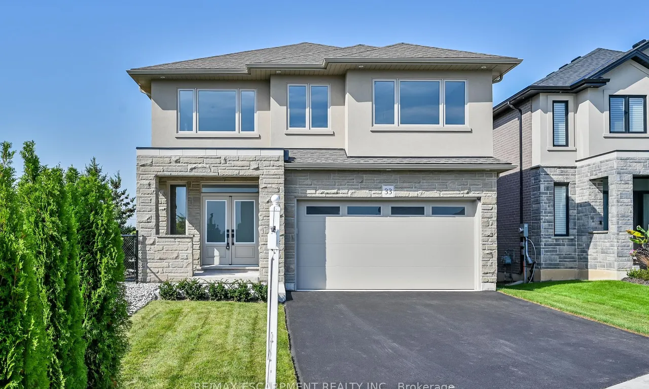 33 Hampshire Pl, Hamilton, ON L8J 2V3