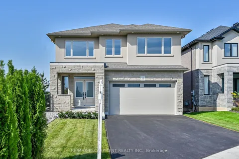 33 Hampshire Pl, Hamilton, ON L8J 2V3