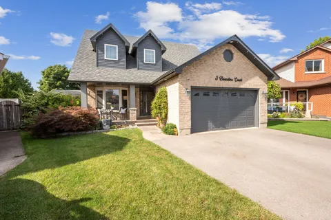 3 Borodino Crt, Hamilton, ON L9B 2E8
