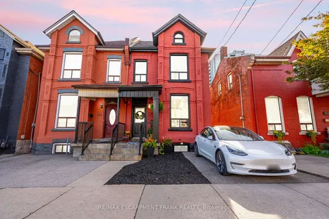 170 RAY St, Hamilton, ON L8R 2Y2