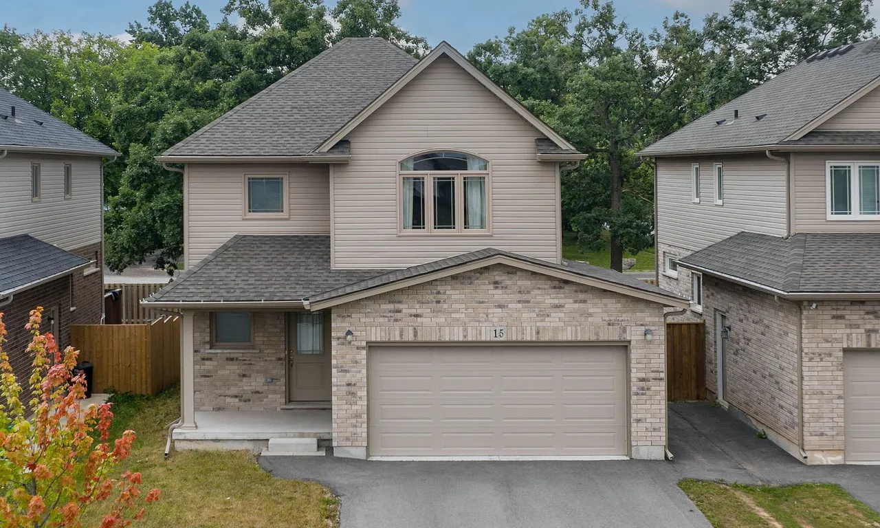 15 Laurent Ave, Welland, ON L3B 0E2