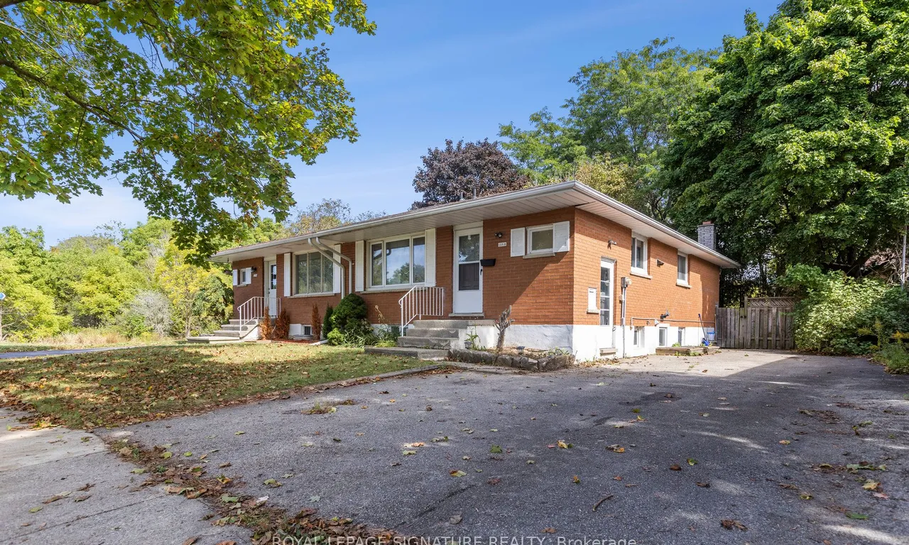 225B Cedarbrae Ave, Waterloo, ON N2L 4S6