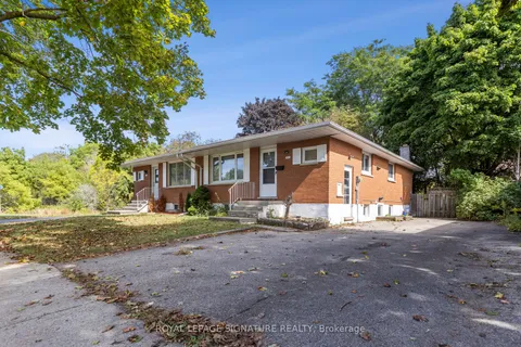 225B Cedarbrae Ave, Waterloo, ON N2L 4S6
