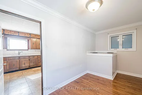 205 Ivon Ave, Hamilton, ON L8H 5S9