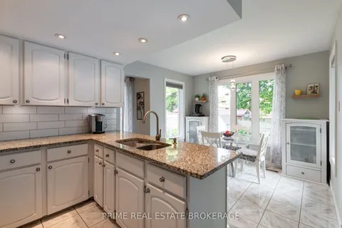 64 Walmer Gdns, London, ON N6G 4H6