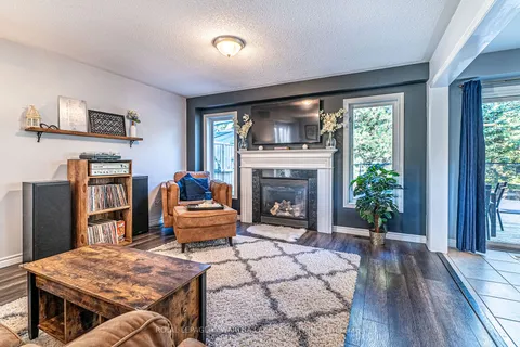 8 Fallingbrook Cres, Kawartha Lakes, ON K9V 0B3
