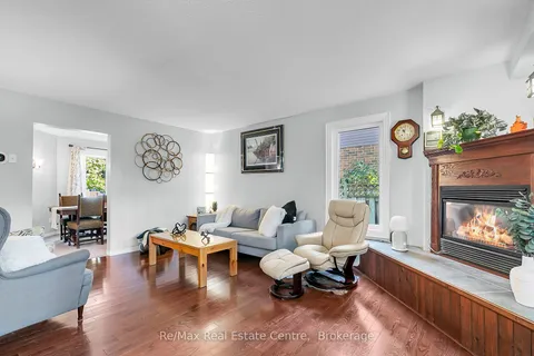 17 Abbeywood Cres, Guelph, ON N1K 1T9