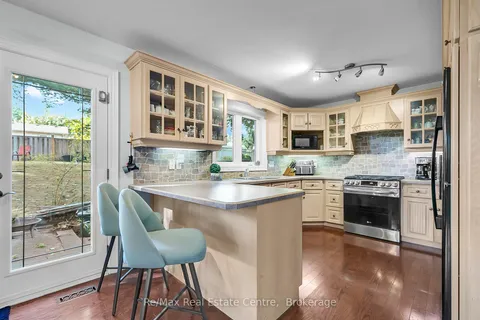 17 Abbeywood Cres, Guelph, ON N1K 1T9