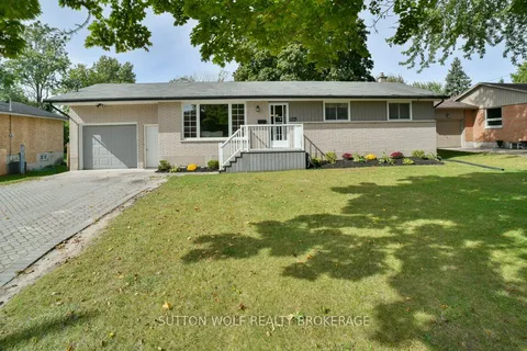 566 Dewan St, Strathroy-Caradoc, ON N7G 3C7