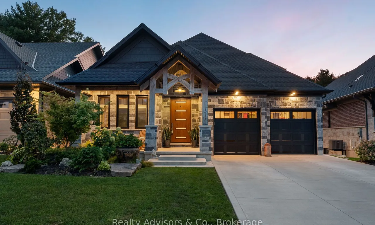 55 Beechnut Lane, Norfolk, ON N0A 1N7