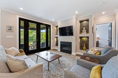 55 Beechnut Lane, Norfolk, ON N0A 1N7