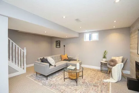 551 Barnaby St, Hamilton, ON L8H 6T8