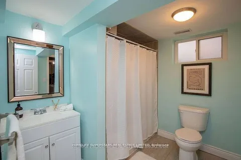 551 Barnaby St, Hamilton, ON L8H 6T8