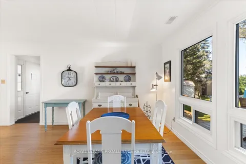 415 Sunrise Dr, Prince Edward County, ON K8N 4Z7