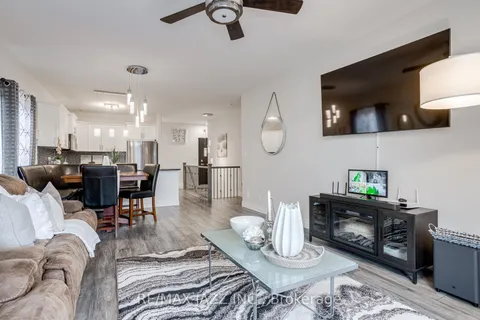 75 Farmington Cres, Belleville, ON K8N 0J9