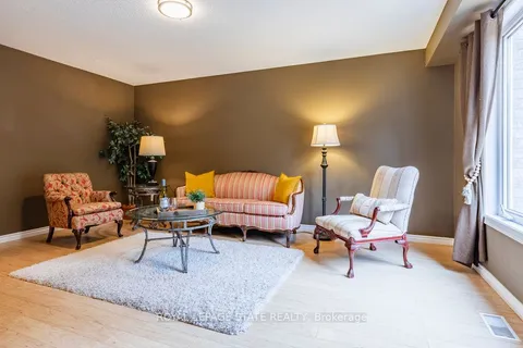 45 Tartan Dr, Haldimand, ON N3W 2N3