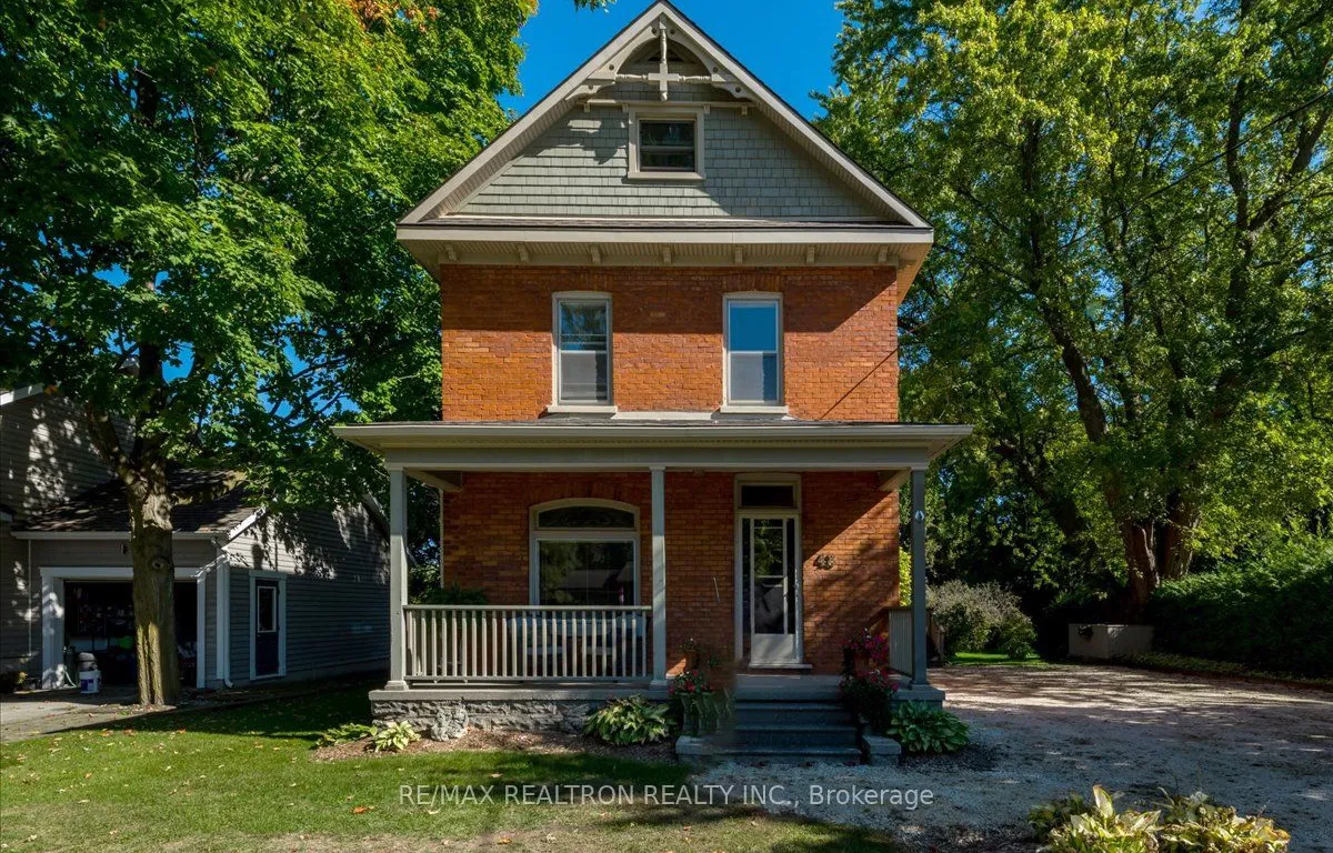 48 Napier St, Blue Mountains, ON N0H 2P0