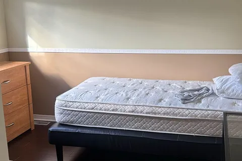 834 Shelborne St, London, ON N5Z 5A8