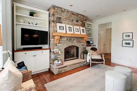 141 Snowbridge Way, Blue Mountains, ON L9Y 0V1