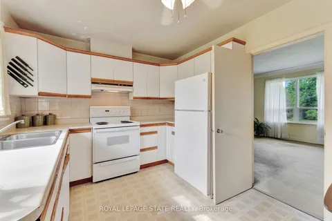 8365 Twenty Rd, Hamilton, ON L9B 1J1