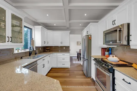275 4th St Cres, Hanover, ON N4N 3S9