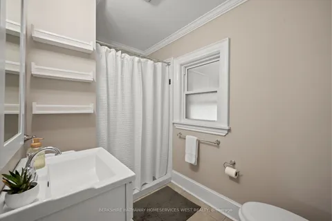 407 Aberdeen Ave, Hamilton, ON L8P 2R9