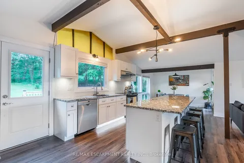 8 Laela Cres, Mulmur, ON L9V 2V7